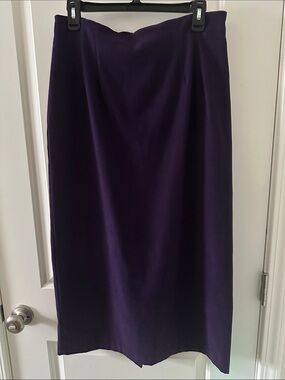Vintage Traditions Classic Dark Purple Midi Skirt - Sleek Silhouette